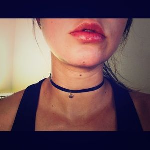 Black choker